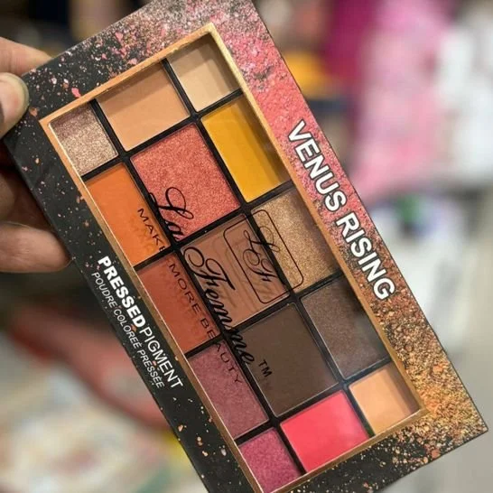 La Femme Venus Rising Pressed Pigment Eyeshadow Palette 22.5g